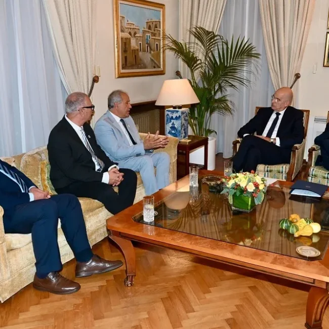 Συνάντηση εκπροσώπων κατεχόμενων κοινοτήτων με τον Νίκο Δένδια
